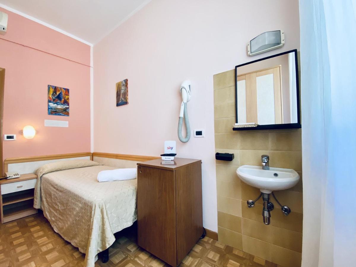 Hotel Villa Grazia Cesenatico Buitenkant foto