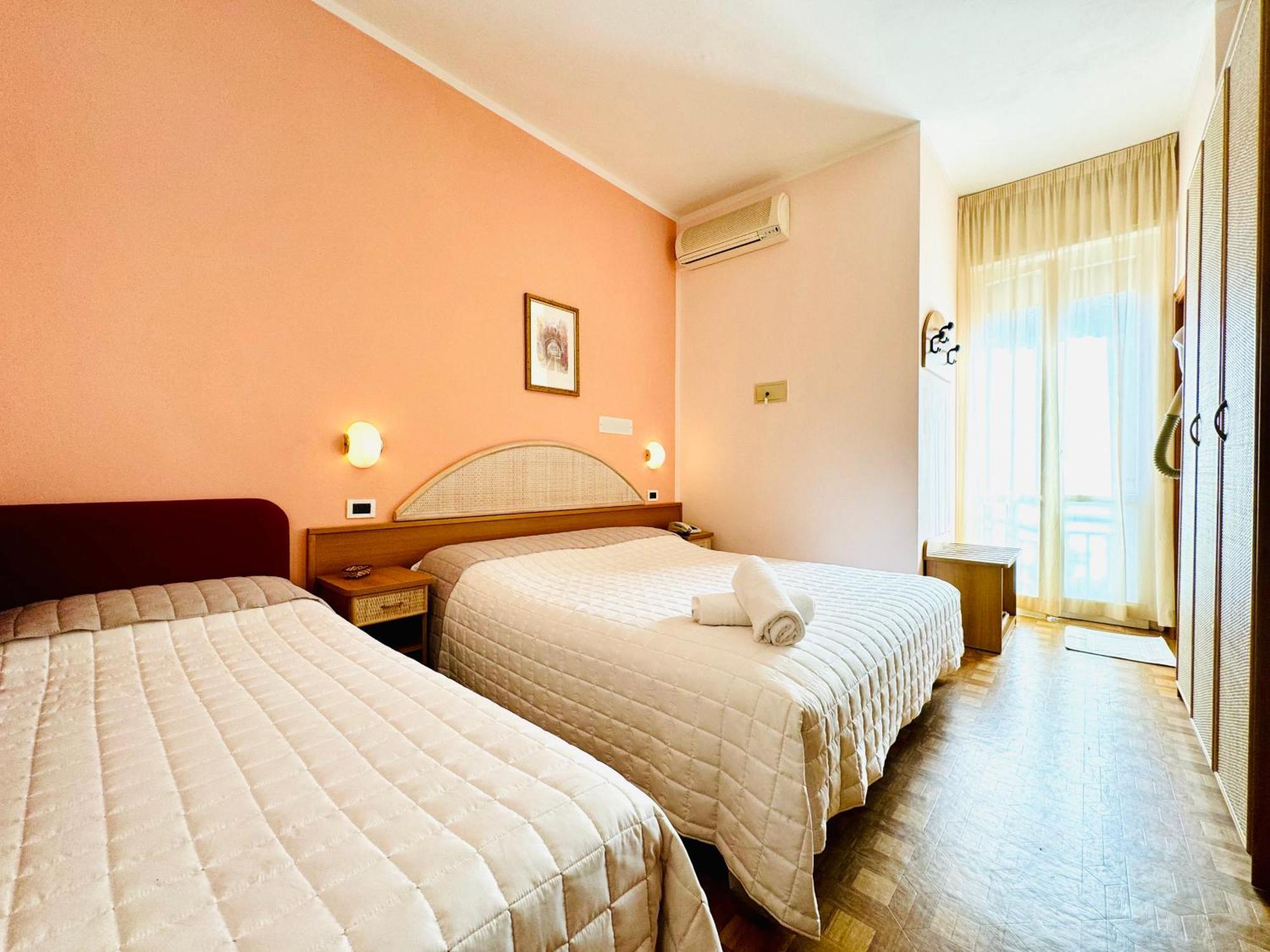 Hotel Villa Grazia Cesenatico Buitenkant foto